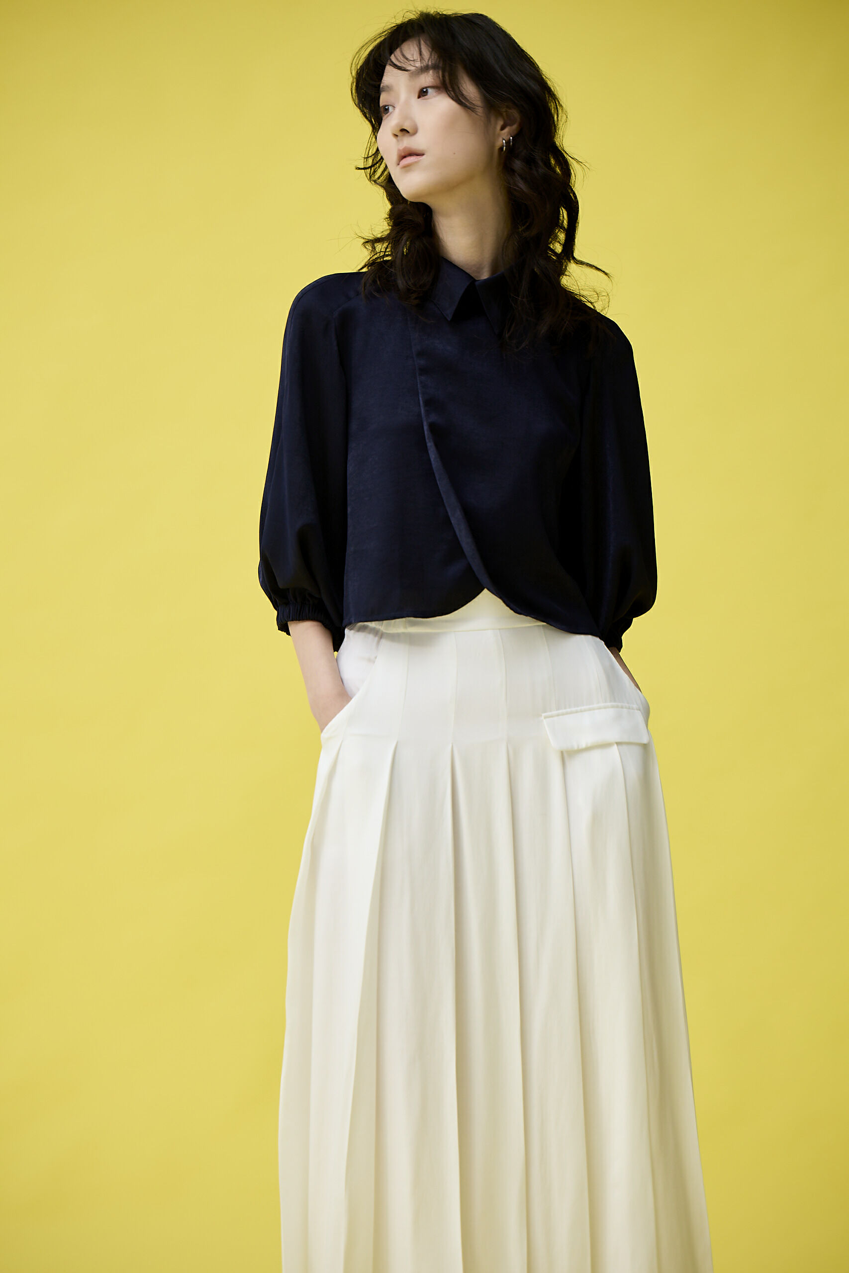 蓬袖寬襬短襯衫