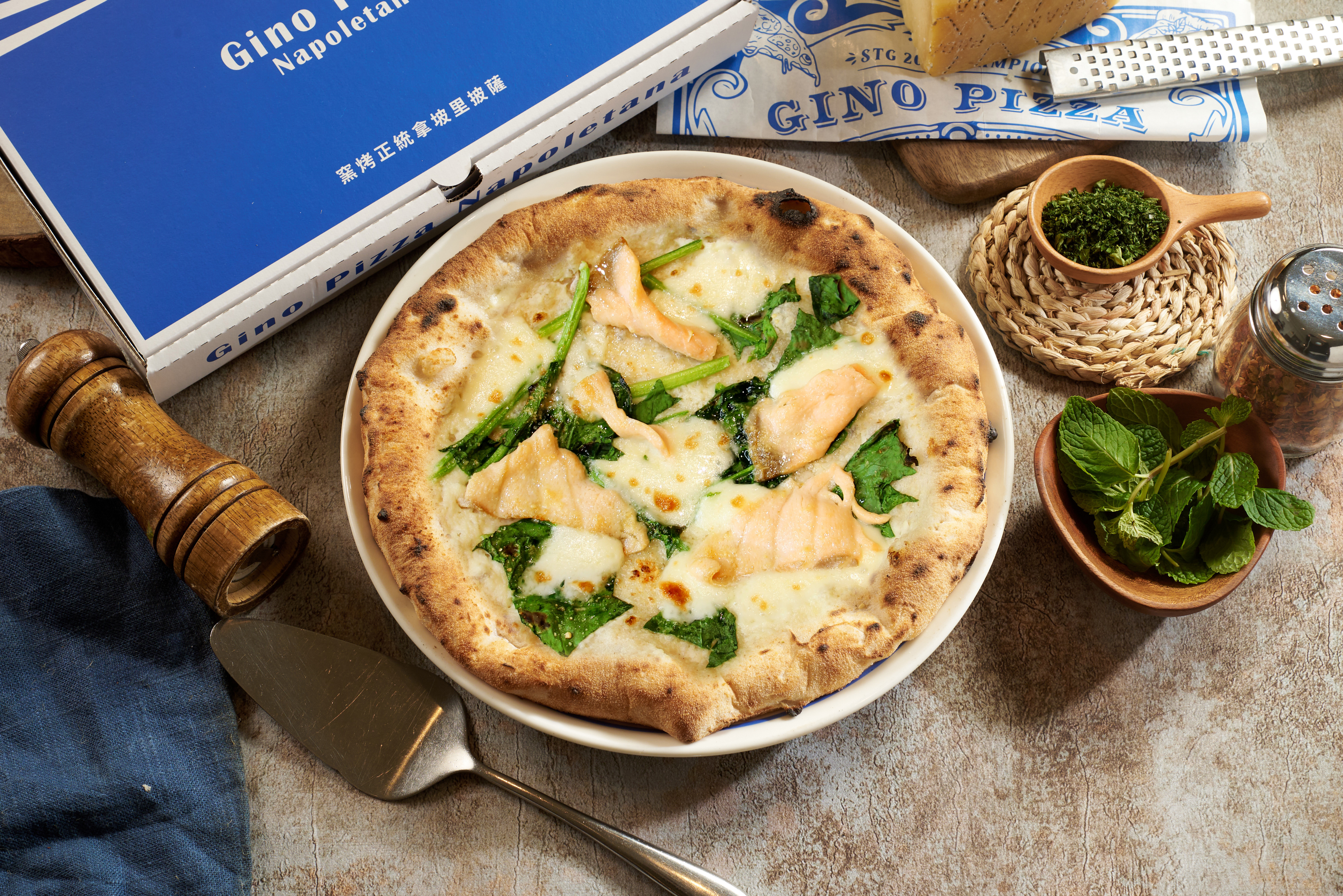 菠菜煙燻鮭魚披薩 8吋/片 《冷凍》