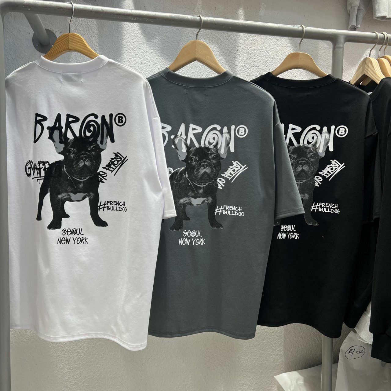 狗仔圖案英文字短袖Tee BARON-167T