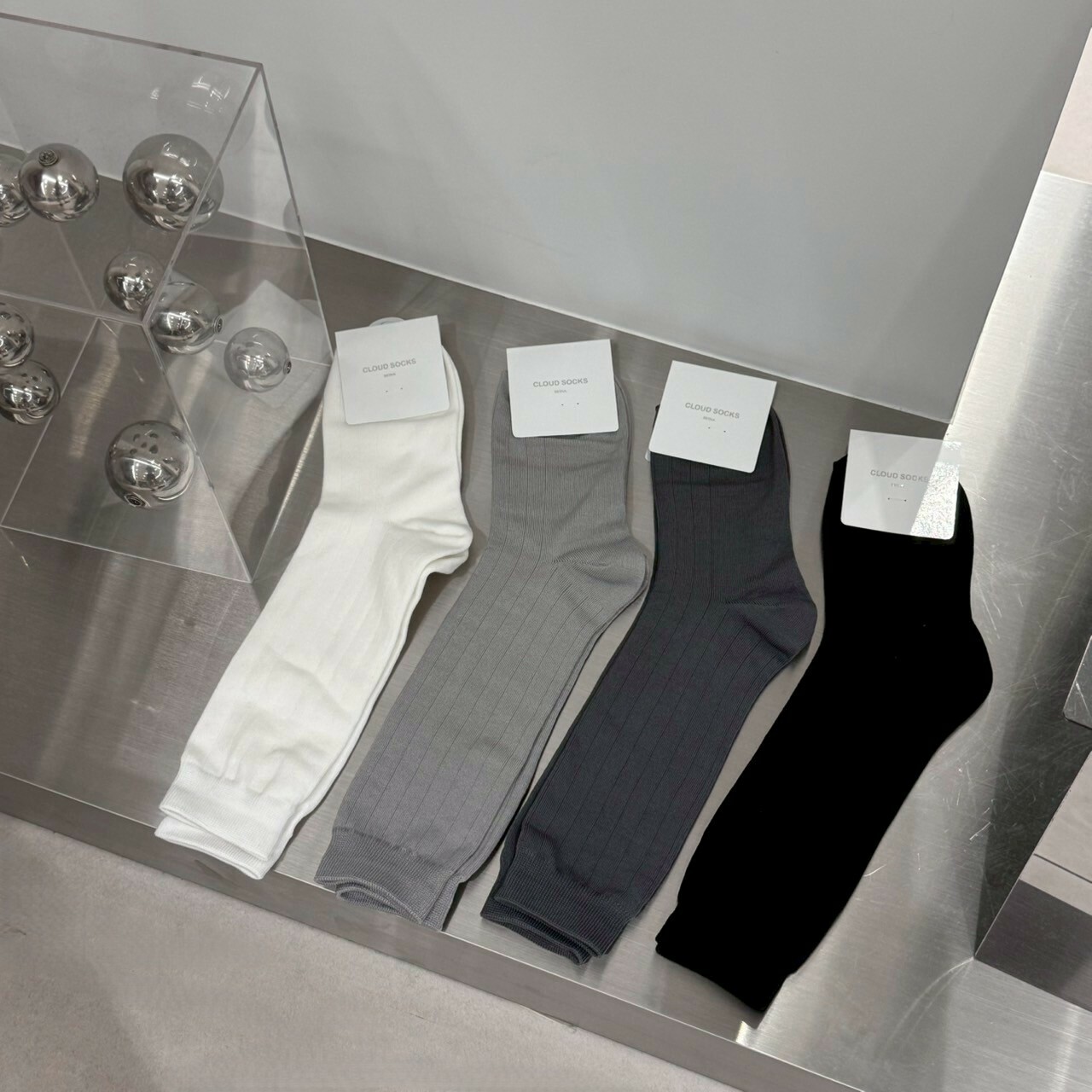 Korea 在線學生黨👩🏻‍🎓棉質坑條長襪