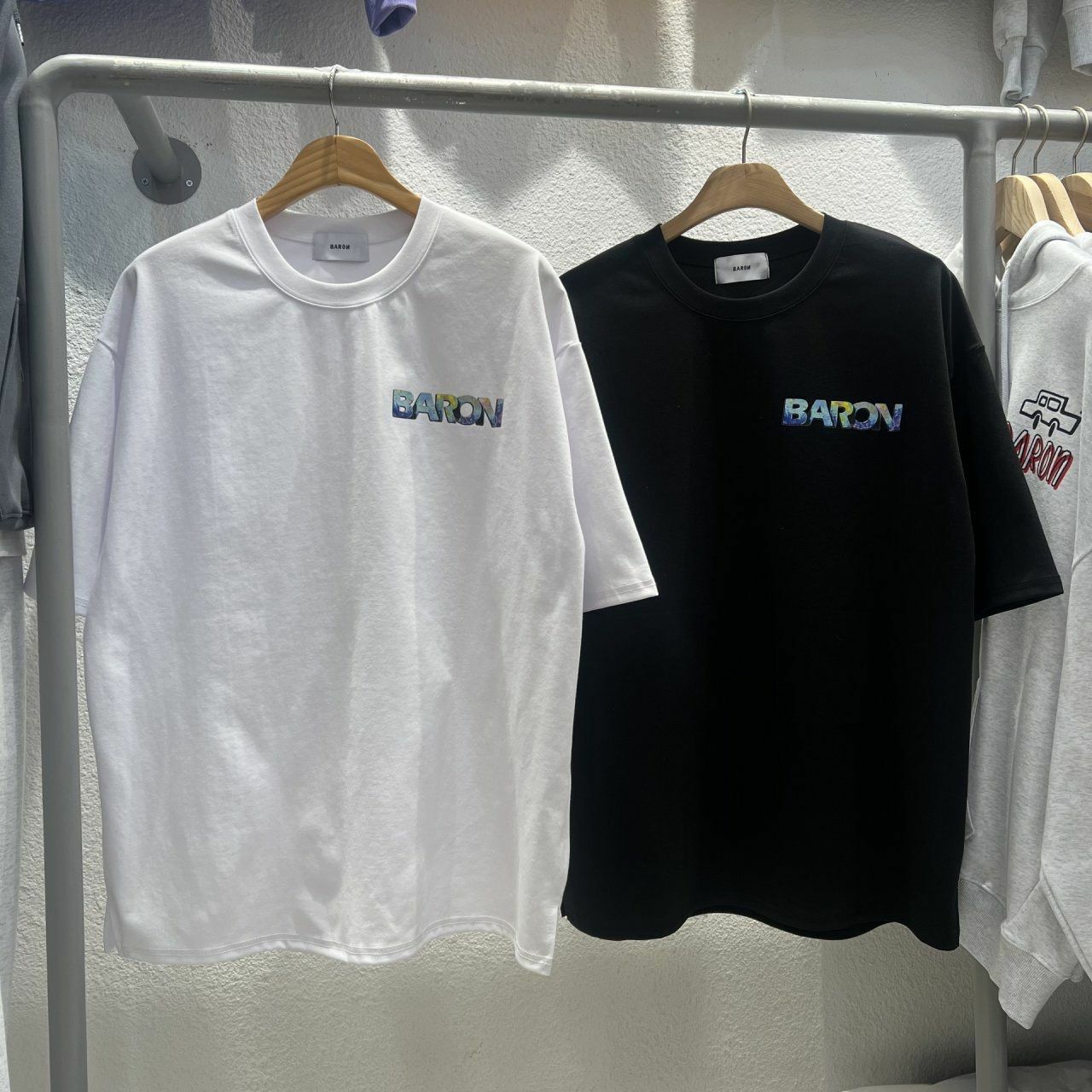 狗仔圖案英文字短袖Tee BARON-175T