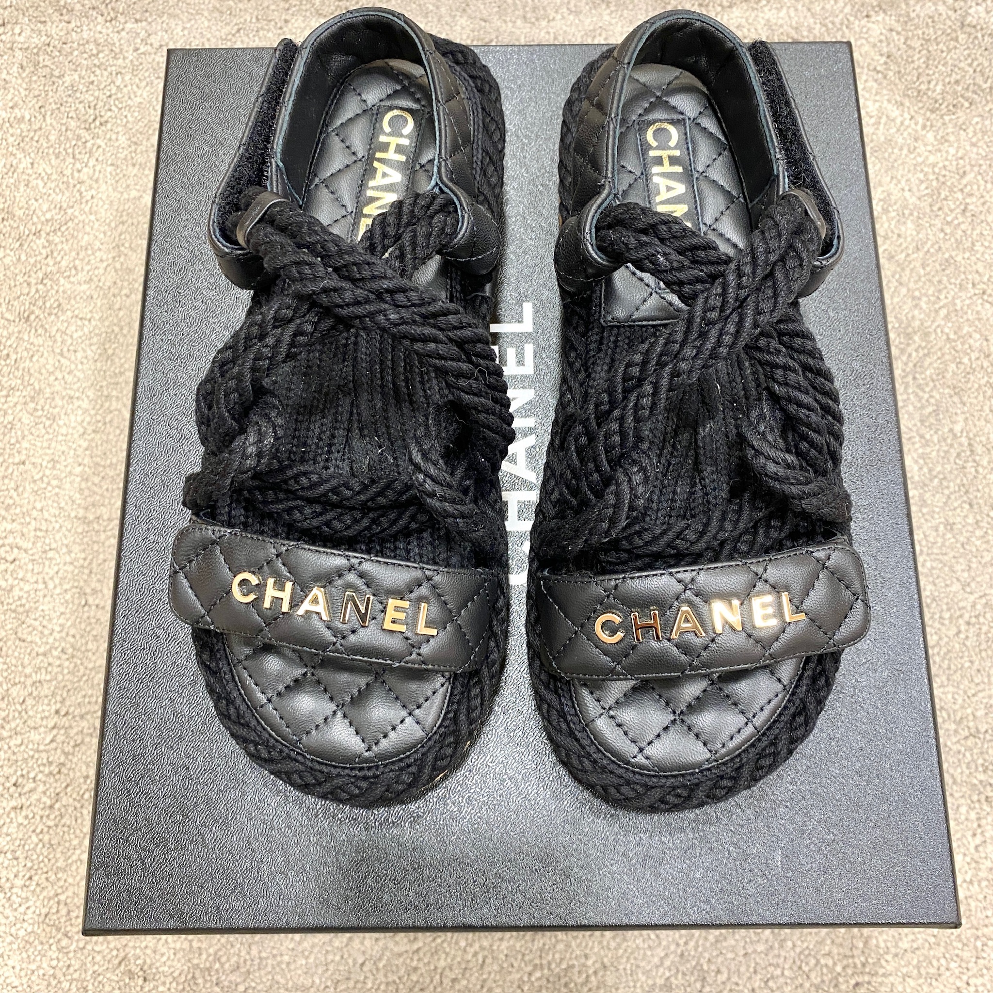 Unused] Chanel sandals lambskin 37 black/ gold