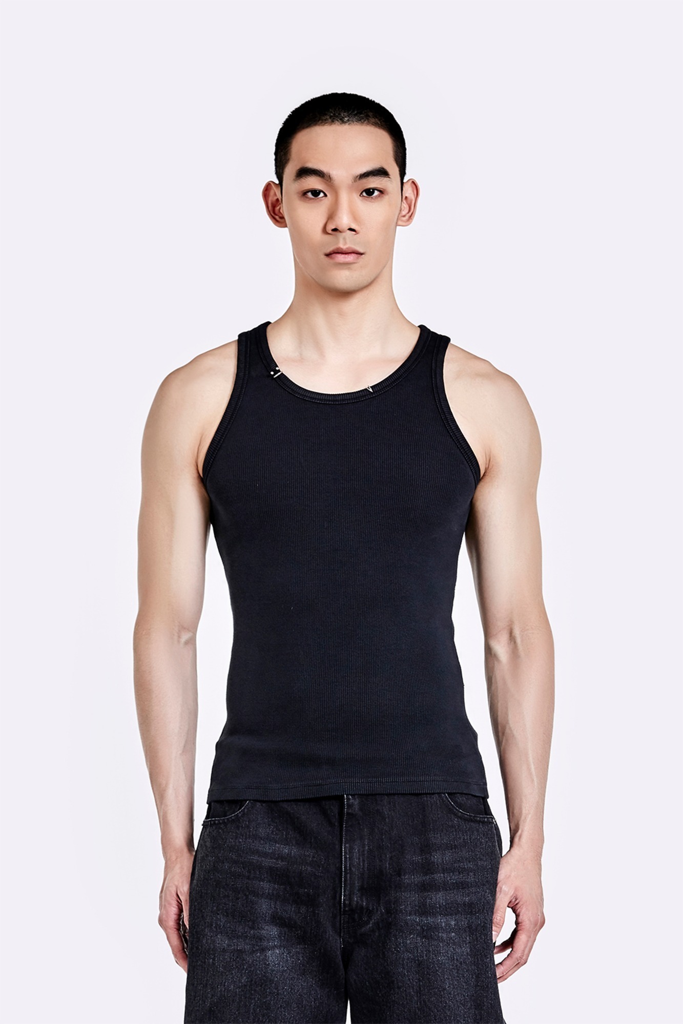 金屬環領背心 - 水洗黑