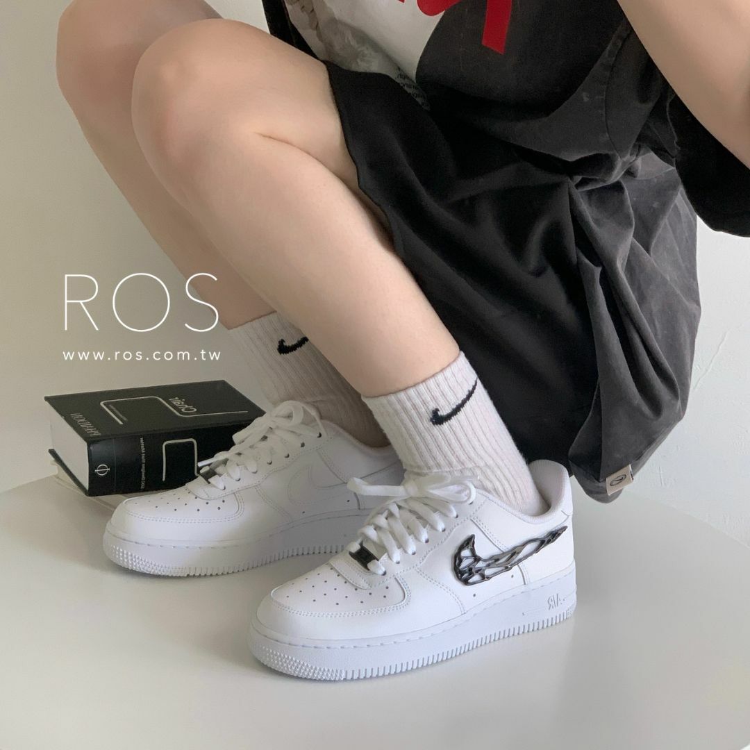 Nike Air Force 1 液態金屬黑勾