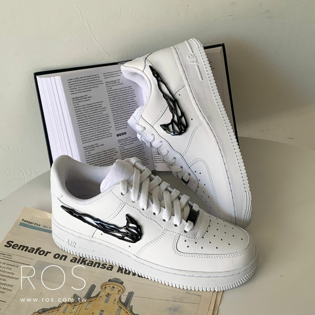Nike Air Force 1 液態金屬黑勾