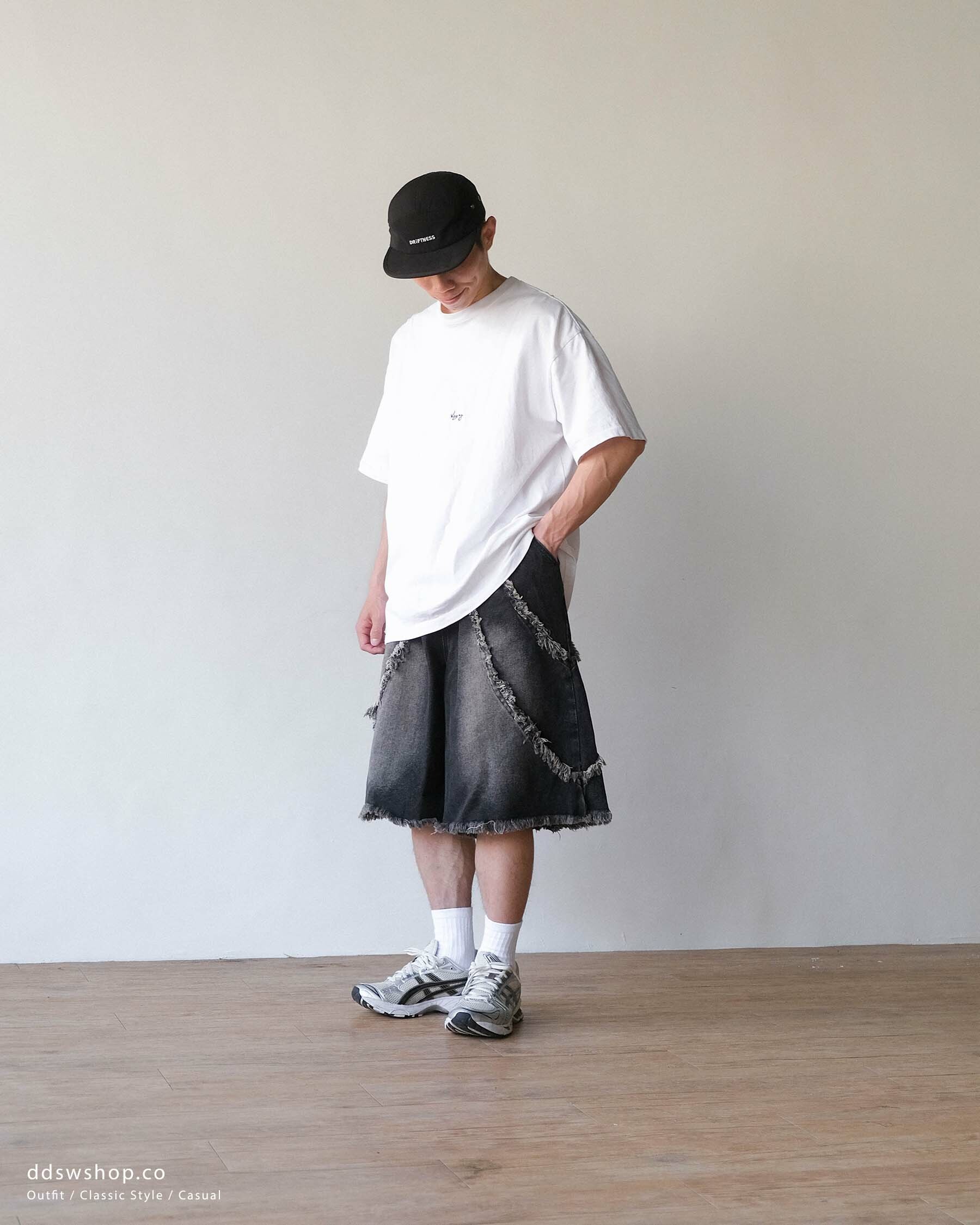 D.CLOSET 做舊 鬚邊 牛仔寬短褲