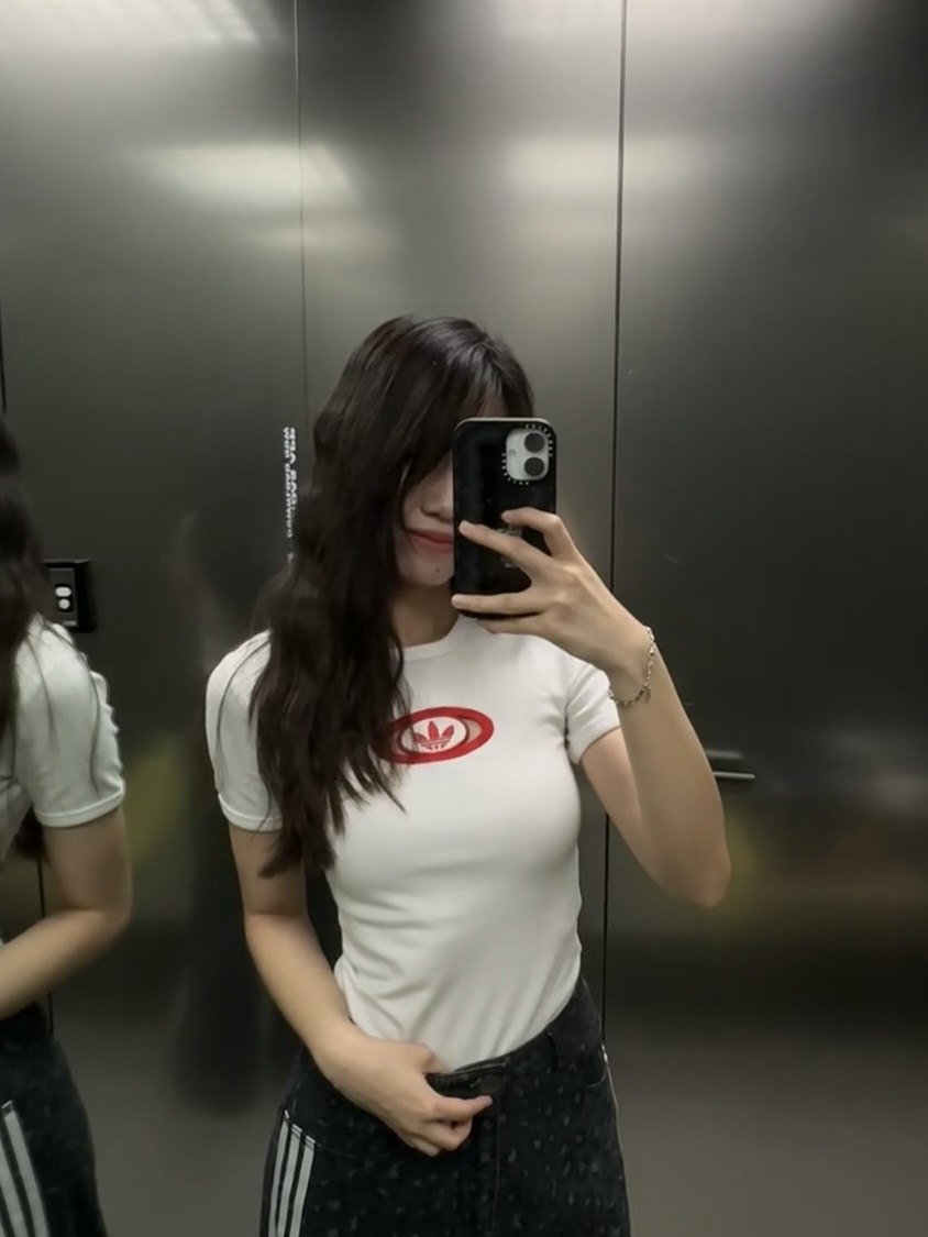 KTQ STORE ‧ Adidas 愛迪達 短袖簍空上衣 T恤 黑白 白紅 女  Originals KA2686 / KA2687