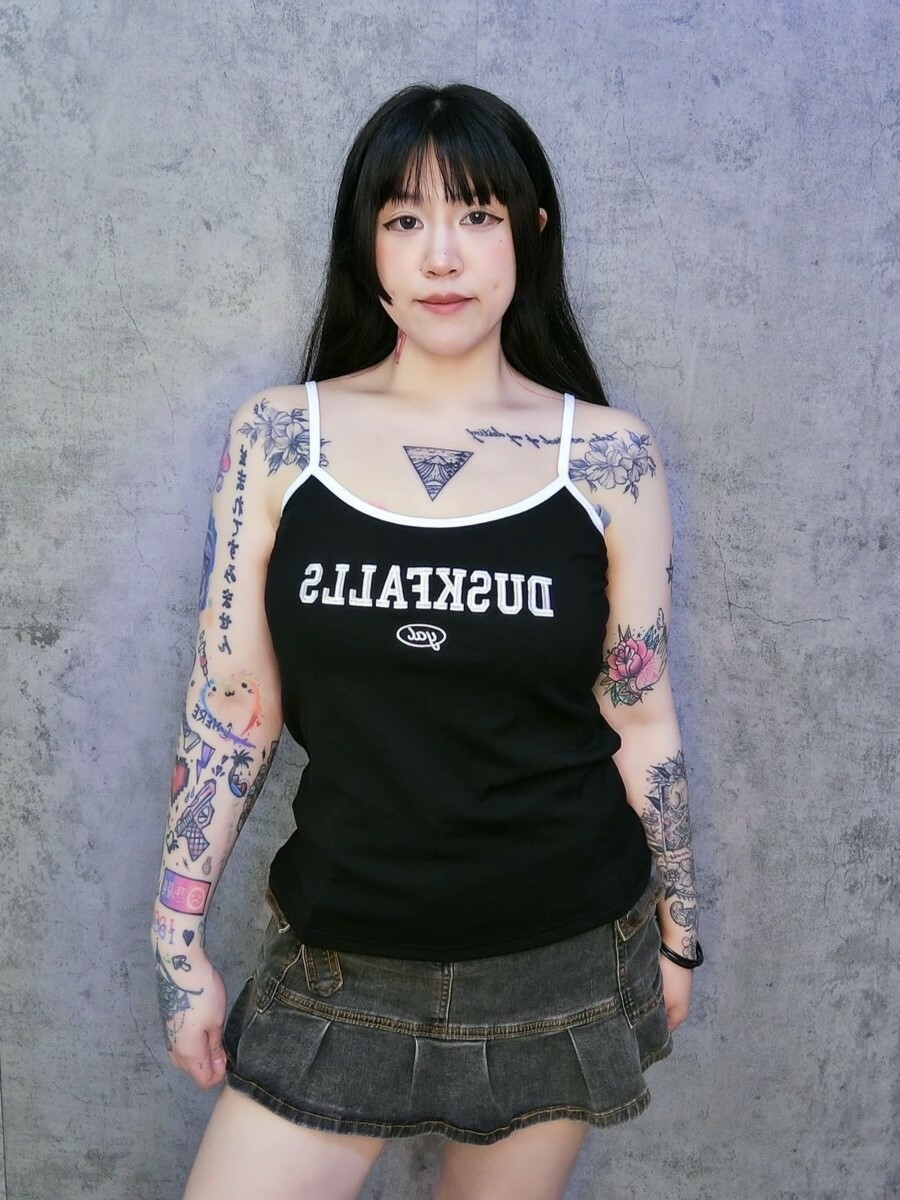 美式英文字撞色滾邊背心