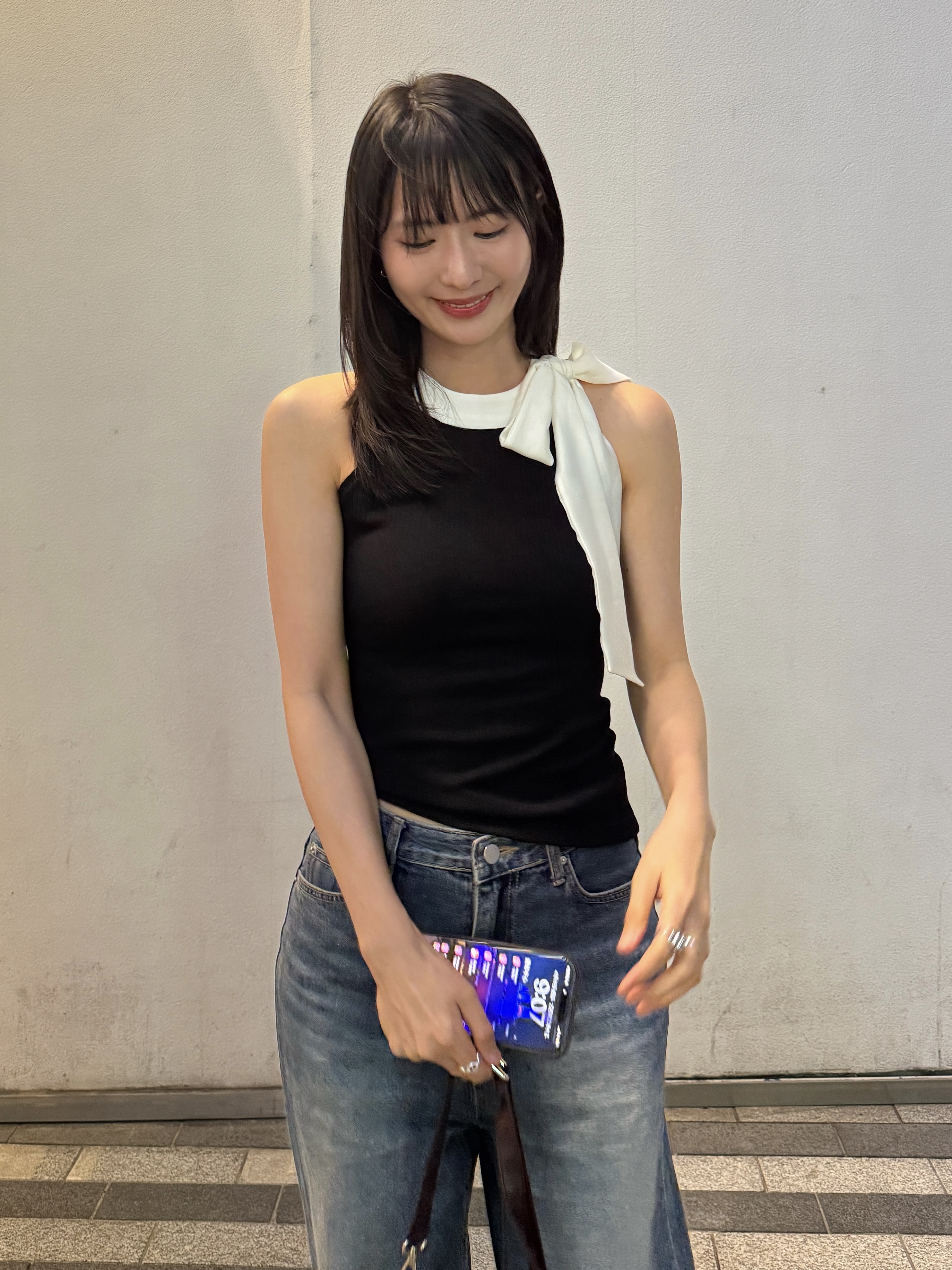 (訂購) 氣質可愛感綁帶圓領背心 T4203 (黑)