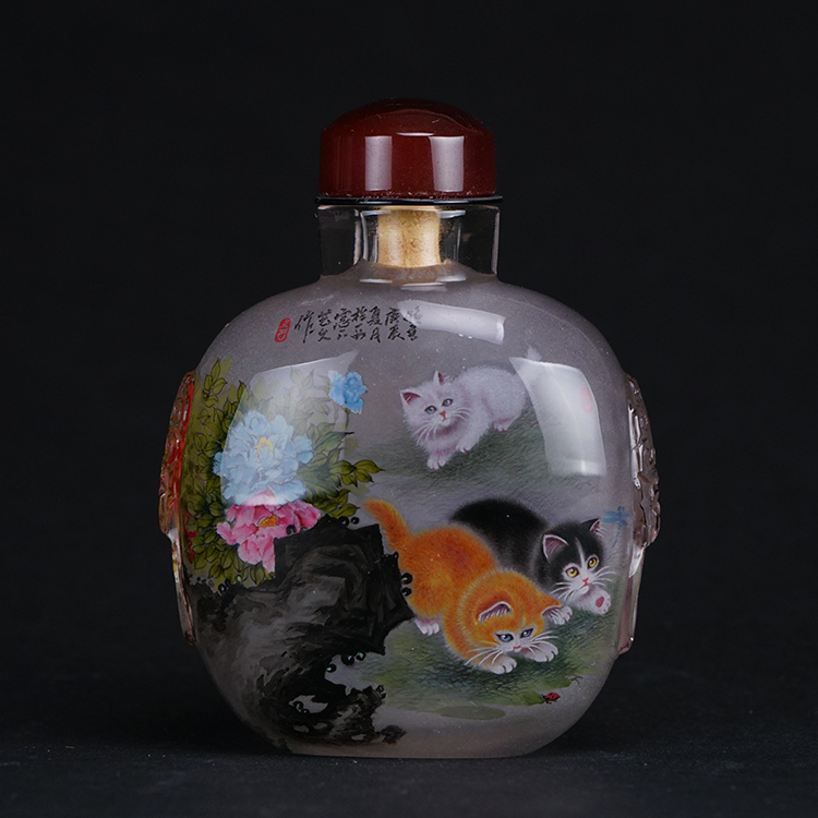 鹿港窯典藏內畫工藝|富貴貓鼻煙壺 瑞貓呈祥寓意富貴平安與福氣盈門