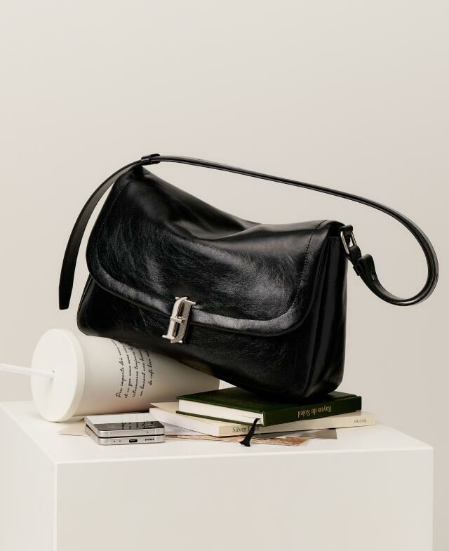 J.estina GINO MD Messager Bag