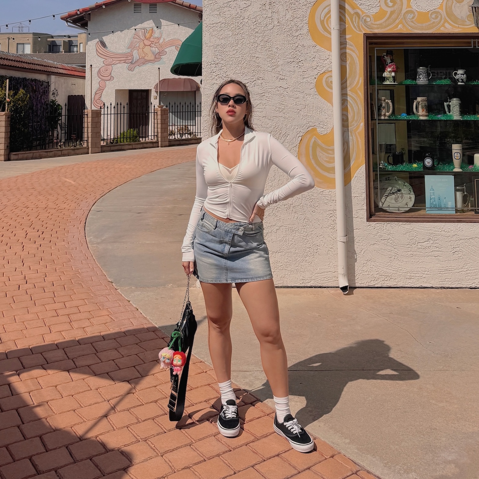 Cali white🤍美式運動拉鍊Tee