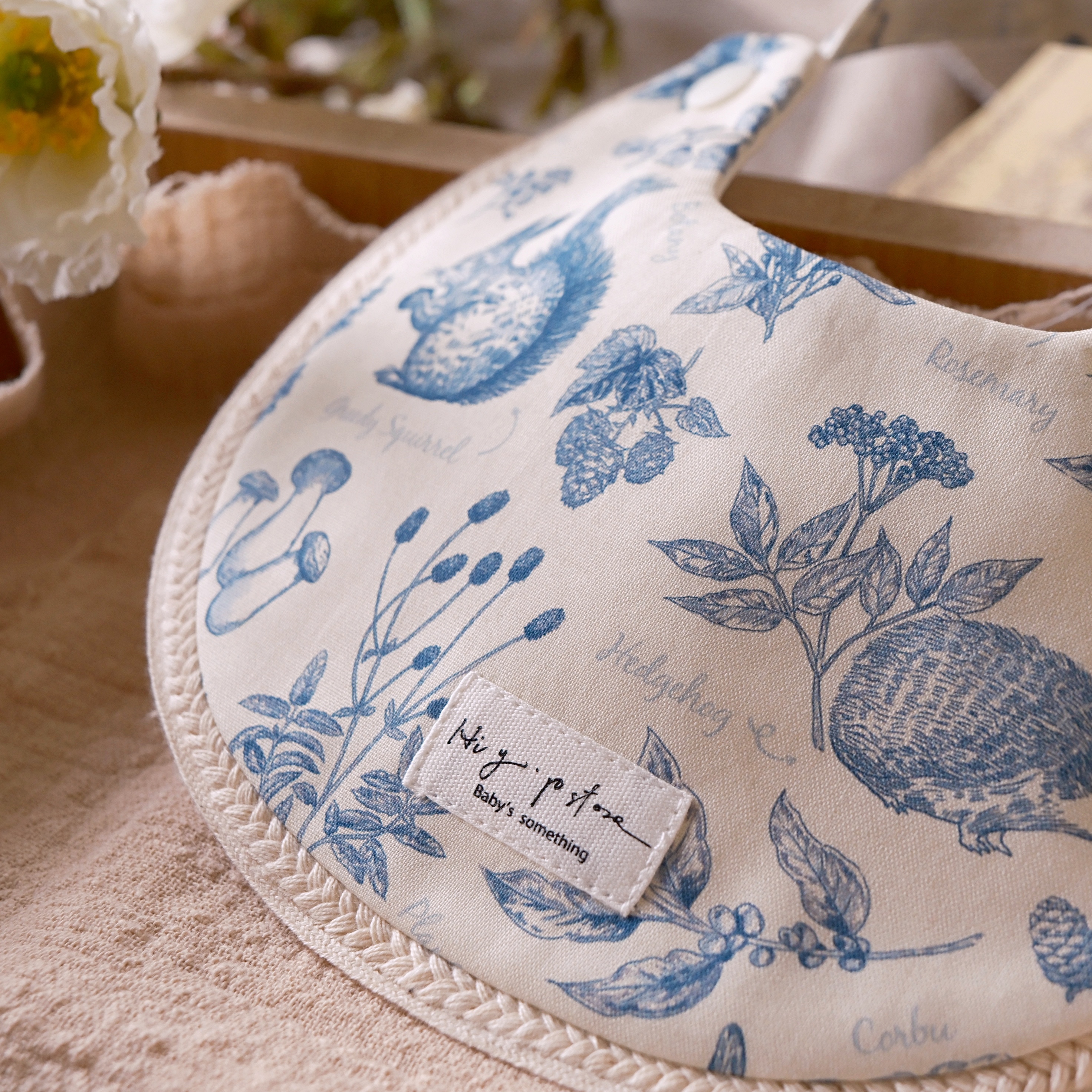 Hi Y.P store-手作圍兜-藍霧森林