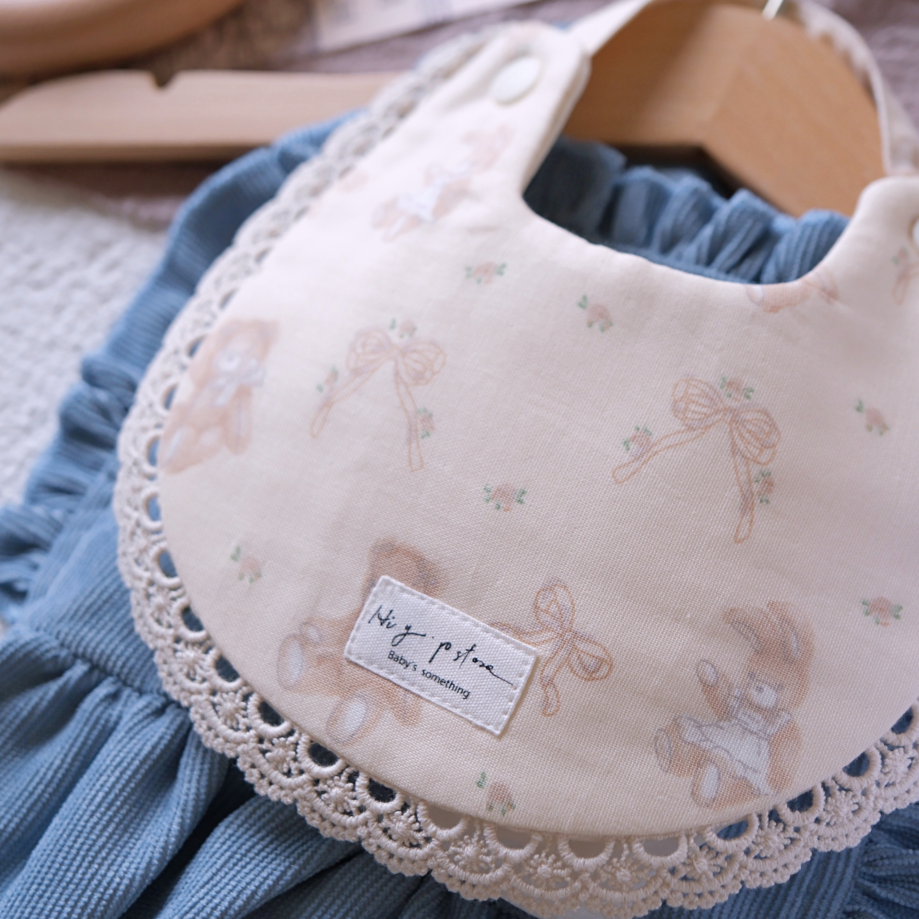 Hi Y.P store-手作圍兜-蕾絲夢境