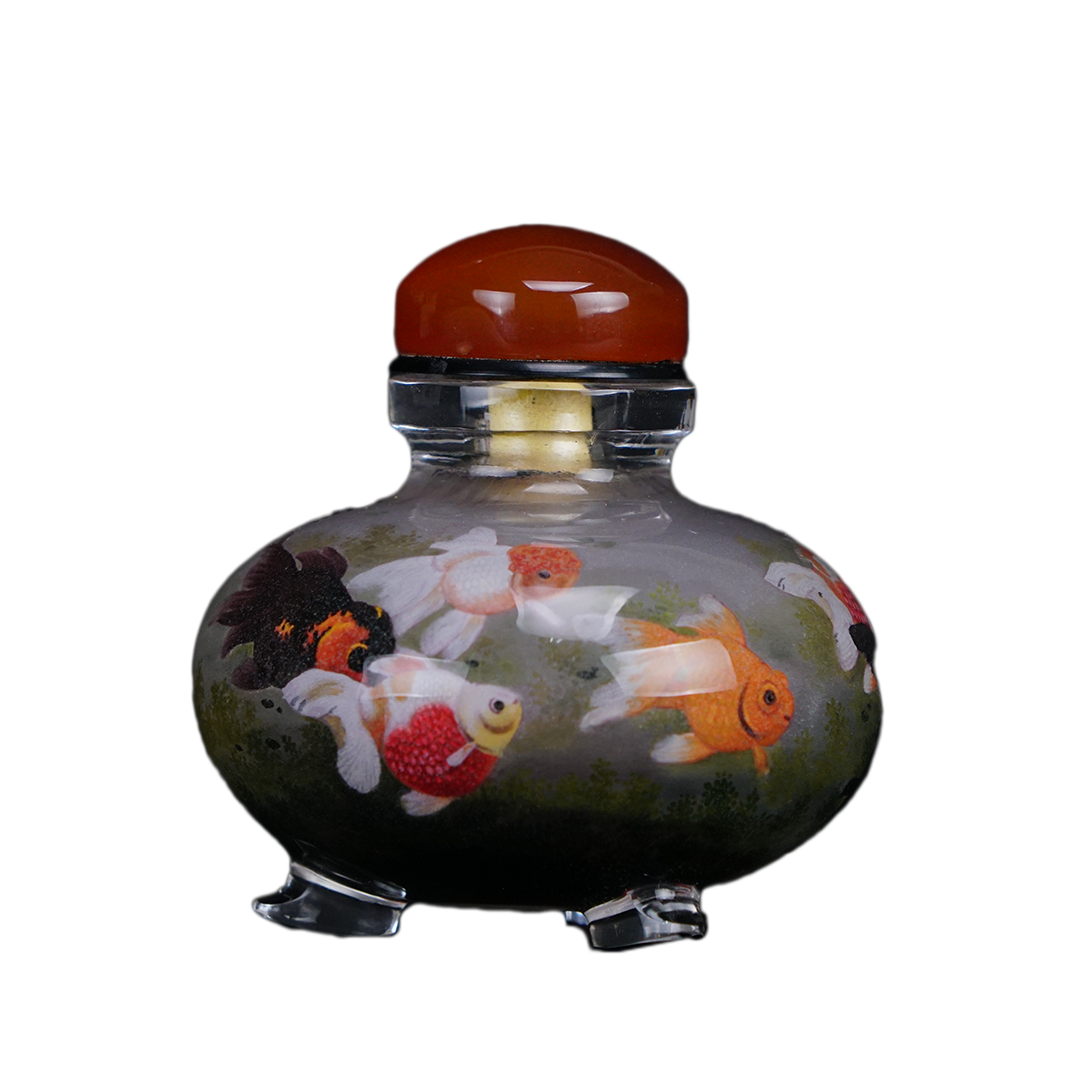 錦鯉圖鼻煙壺 錦鯉悠遊象徵富貴順遂與吉運綿延