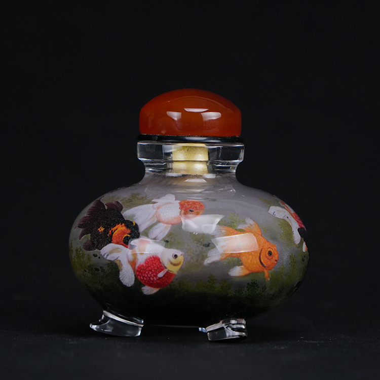鹿港窯典藏內畫工藝|錦鯉圖鼻煙壺 錦鯉悠遊象徵富貴順遂與吉運綿延