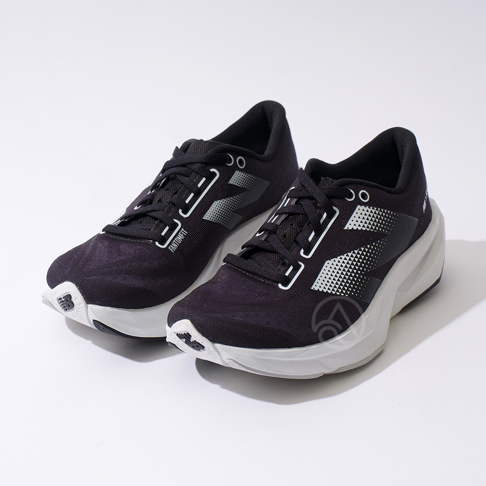 New Balance FuelCell Rebel V4 女鞋 黑白色 D楦 運動 休閒 緩震 慢跑鞋 WFCXCE4