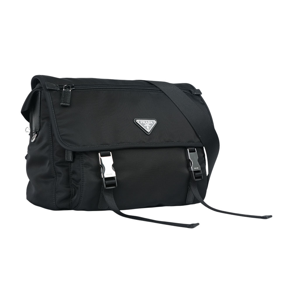 【Prada】三角牌尼龍雙釦中款斜背包/相機包