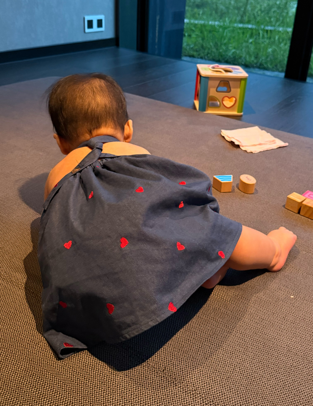 愛心刺繡牛仔吊帶裙