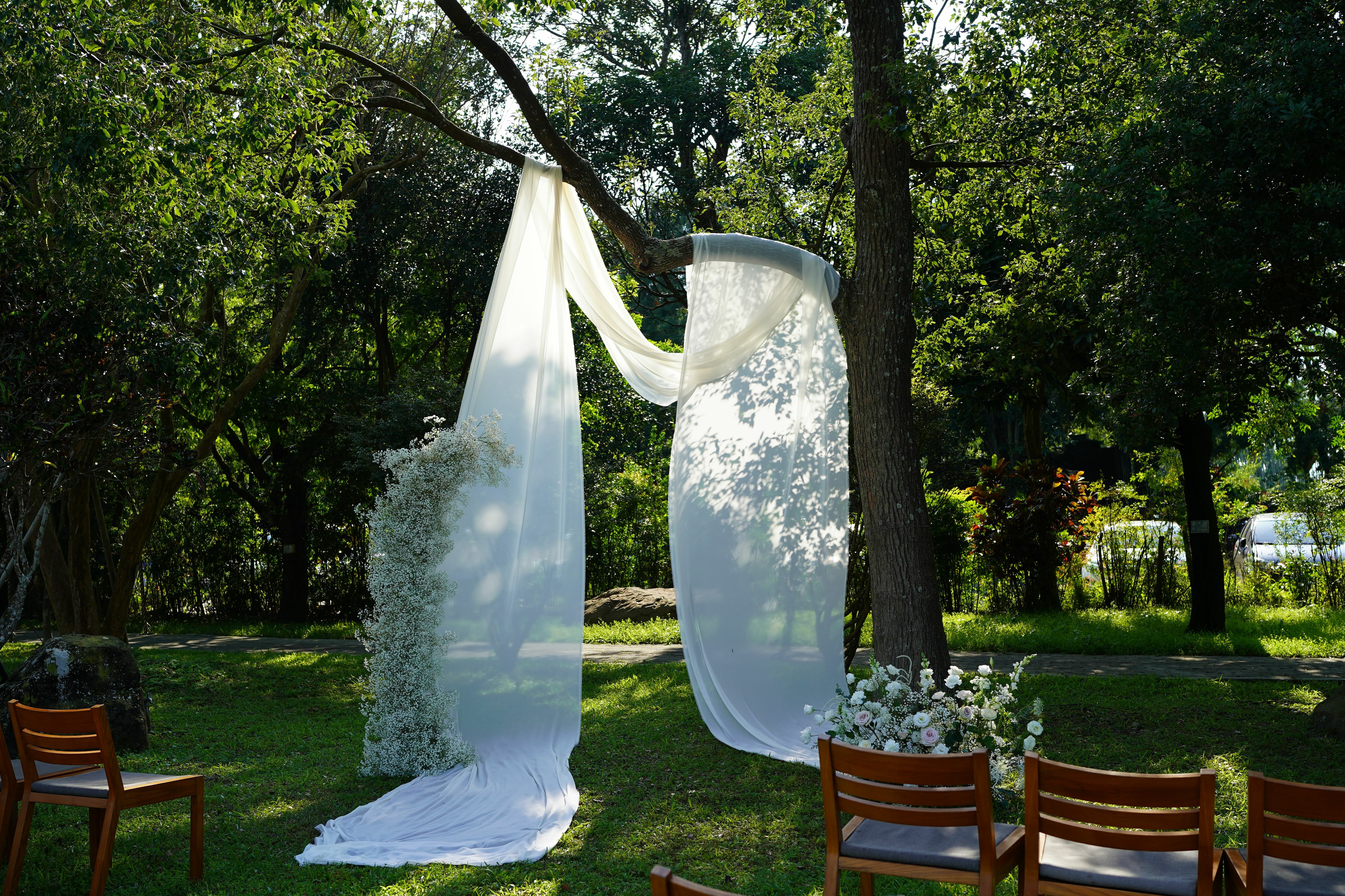 Blooming.sein 林粼花藝設計 婚禮佈置 戶外證婚 戶外婚禮 布幔設計