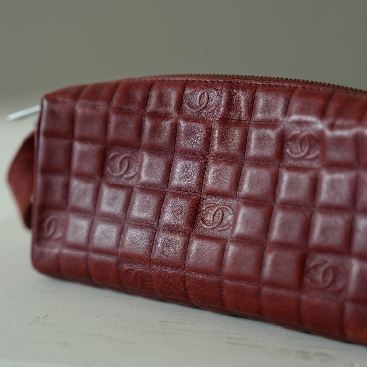 Chanel 紅色飯盒包  雷標8開