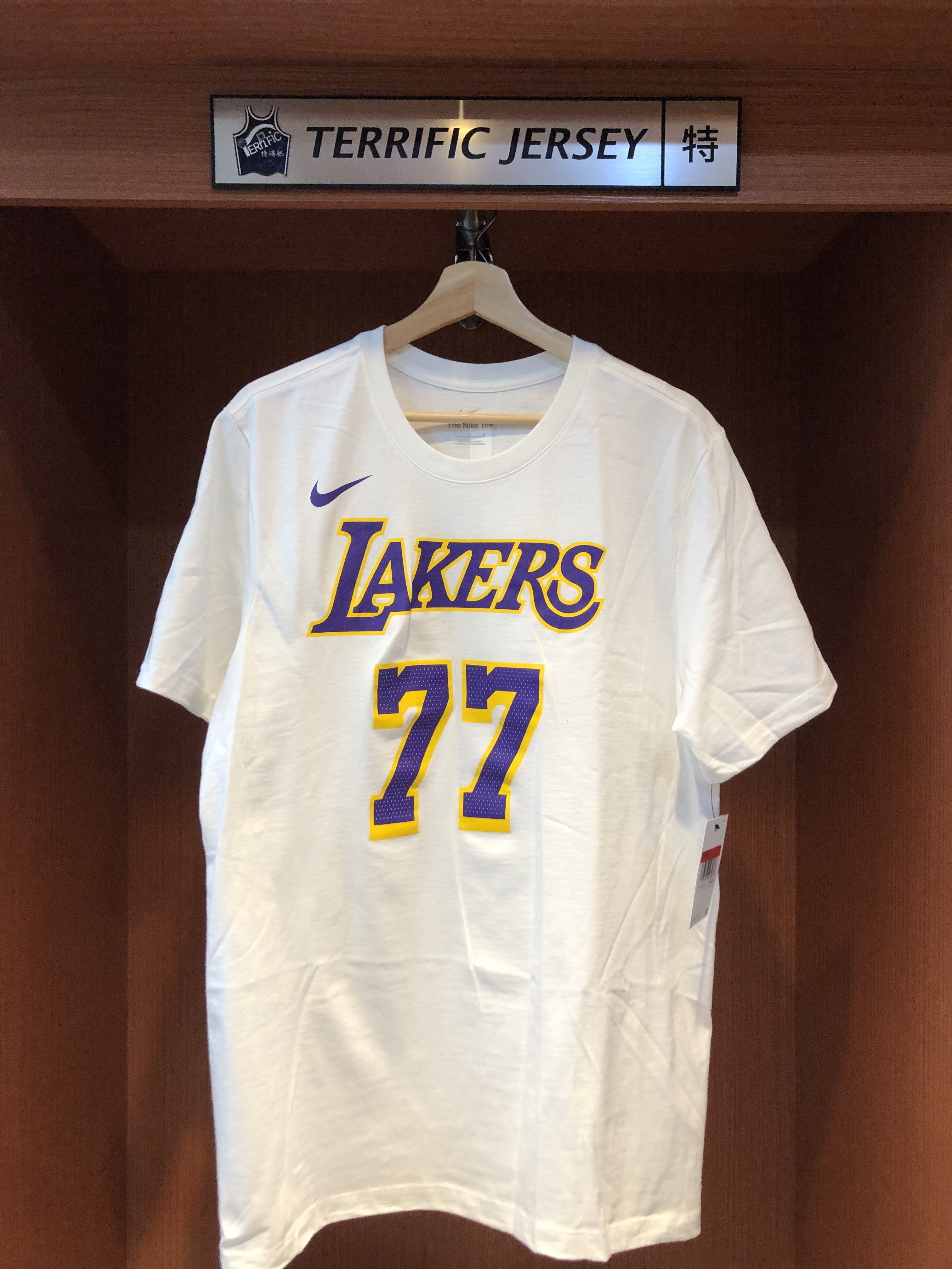 NBA短袖 Luka Doncic 洛杉磯湖人白 Association Nike Player Name Tee 棉質短袖 全新