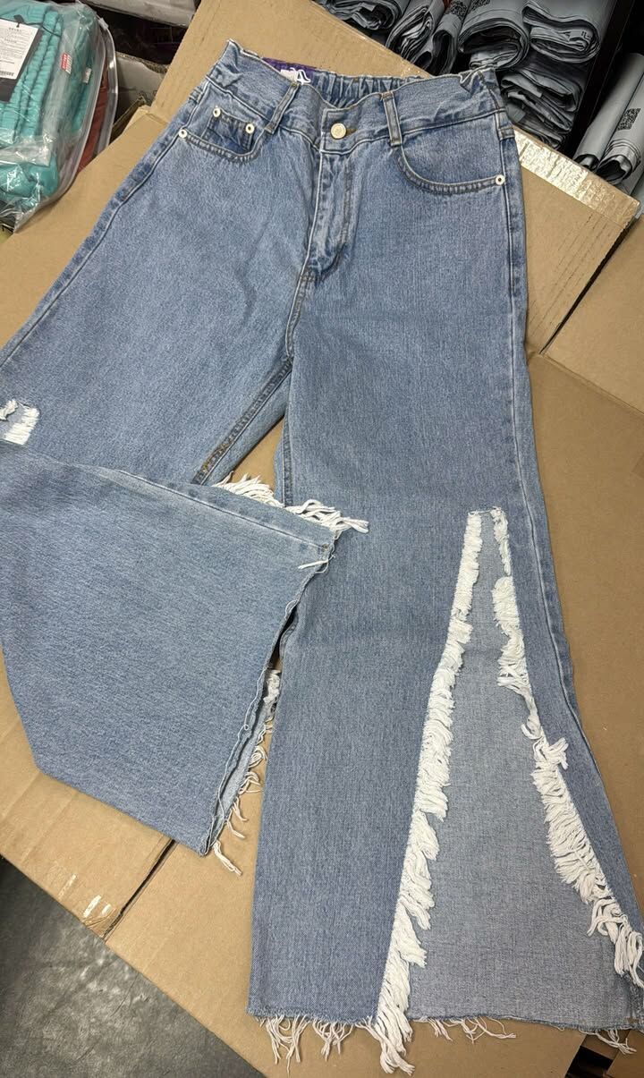 現貨 KR 韓國前開叉半橡筋牛仔褲 清貨價貨品，不設退換  (AT4 982)