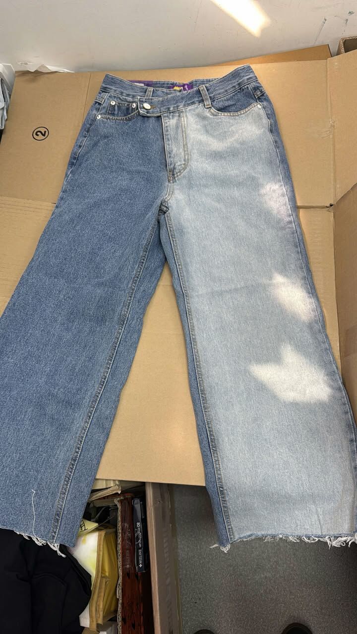 現貨清貨  KR 韓國拼色直腳牛仔褲 清貨價貨品，不設退換 (AT4 988)