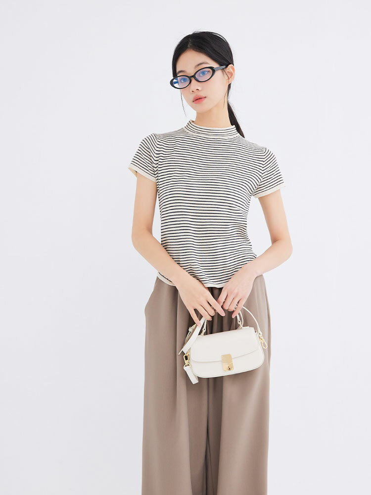 後釦設計顯瘦針織上衣