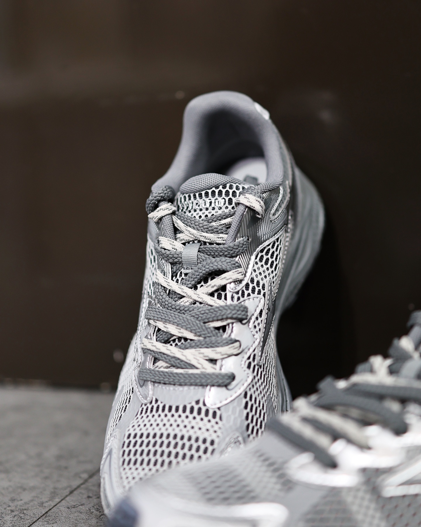 Mizuno Racer S 隕石灰灰網布 灰銀 男女款