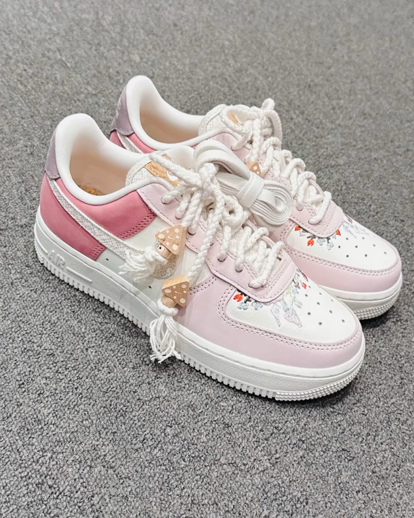 NIKE AIR FORCE 1 07 LX PINK 櫻花粉蘑菇王國IB8874-111