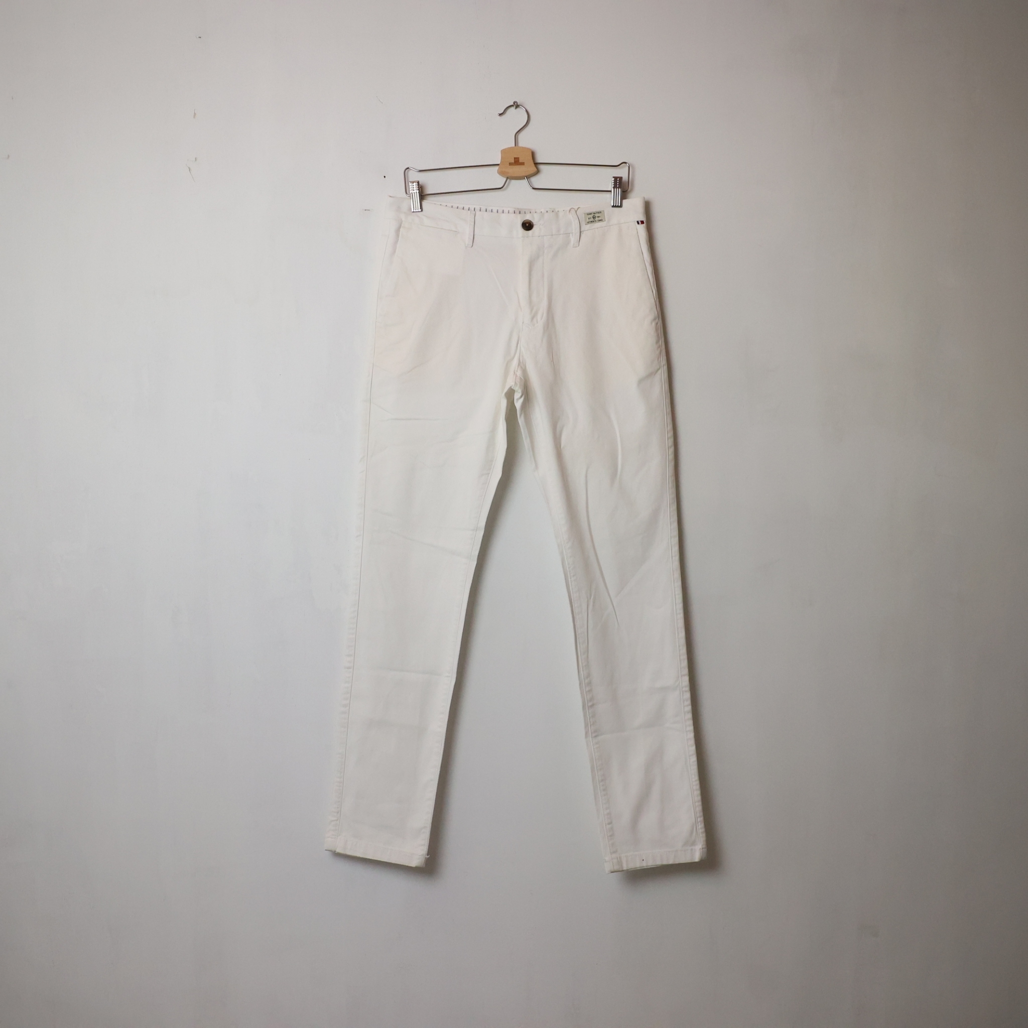 Tommy Hilfiger White Authentic Chino SIZE W31