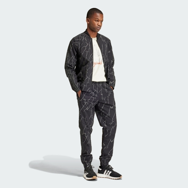 ADIDAS 長褲 AOP SST PANT 黑 反光紋路 休閒 運動褲 男 IZ3275