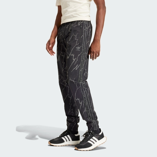 ADIDAS 長褲 AOP SST PANT 黑 反光紋路 休閒 運動褲 男 IZ3275