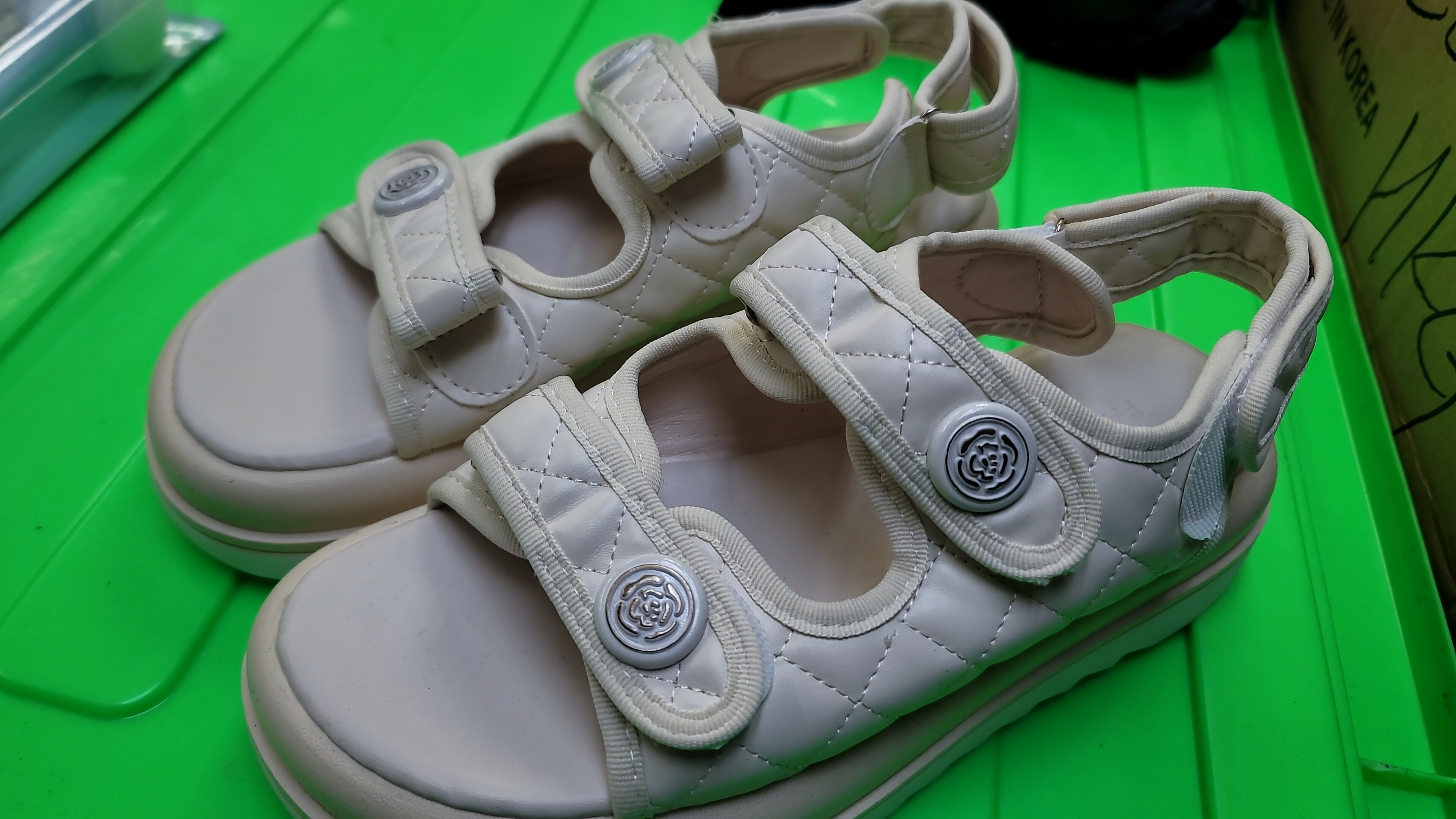 Cd3704**