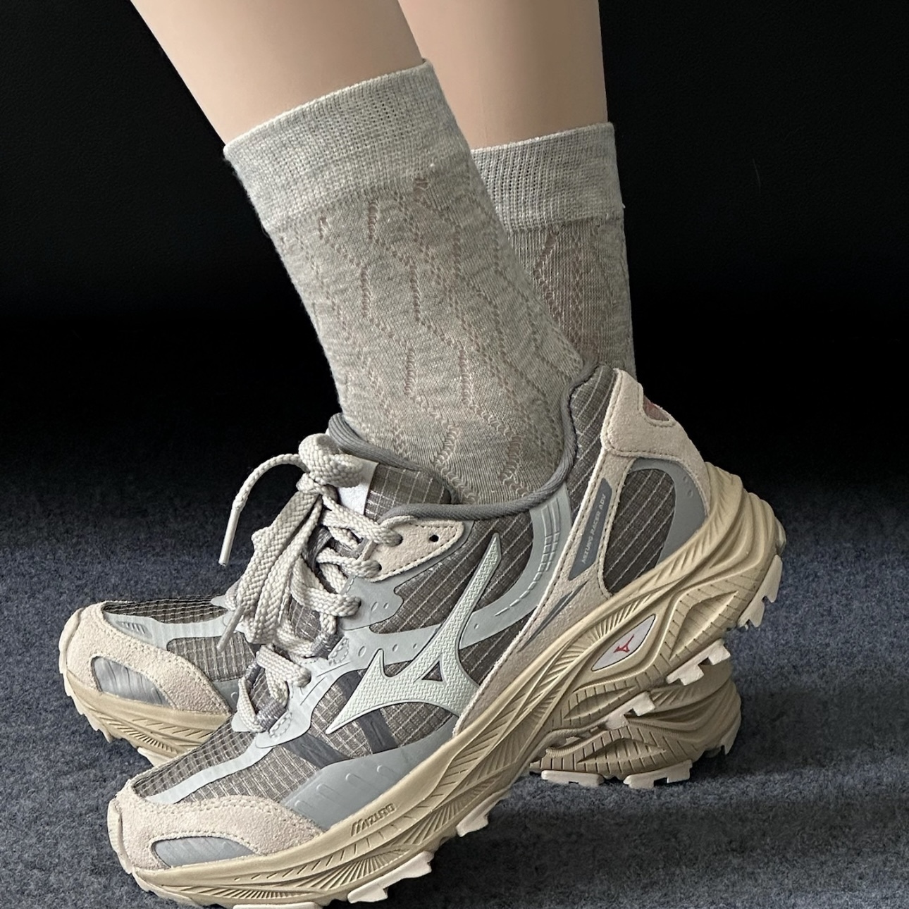 MIZUNO RACER ADV 米灰色 戶外防滑 跑步鞋 美津濃 D1GH241209