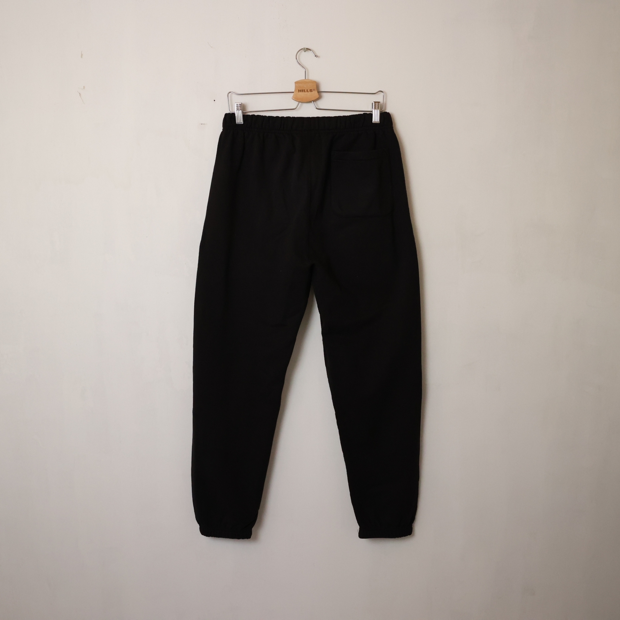 Undefeated Stitch-Logo Sweat Pants SIZE M