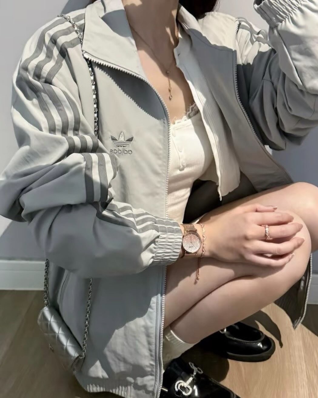 KTQ STORE ‧ Adidas Originals 運動休閒 立領條紋 長袖外套 灰色 JD0436