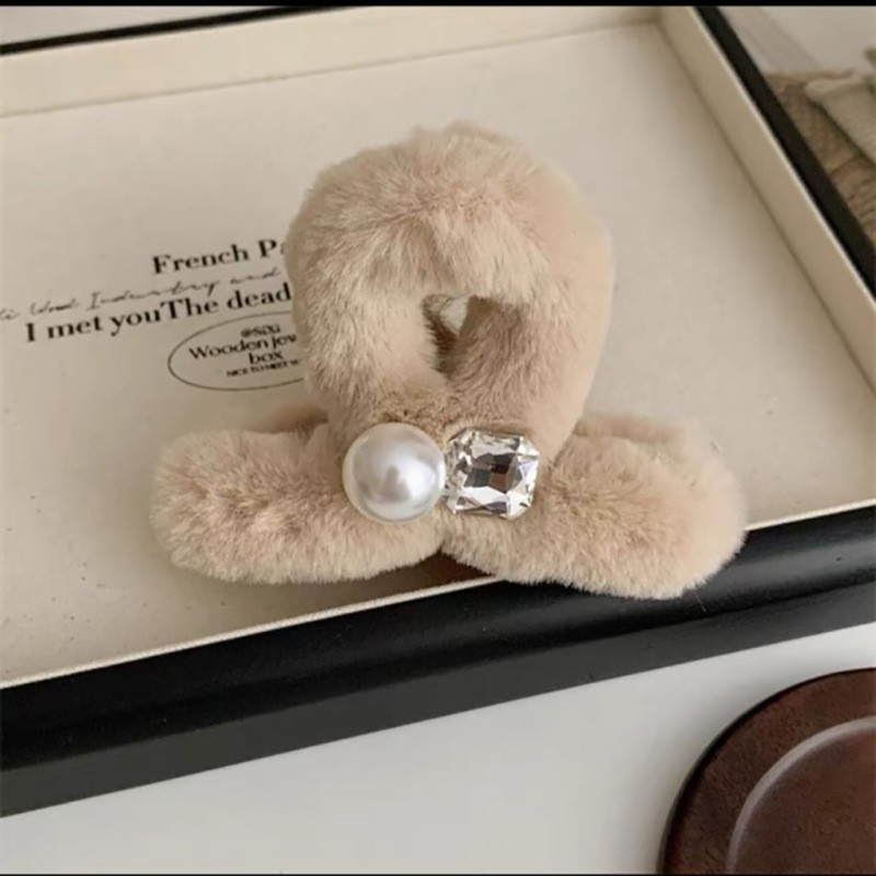 [2 FOR RM10] Versatile Zircon Fuzzy Hair Claw