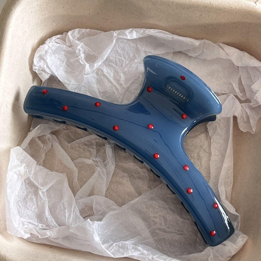 [2 FOR RM10] Vintage Blue & Red Hair Claw