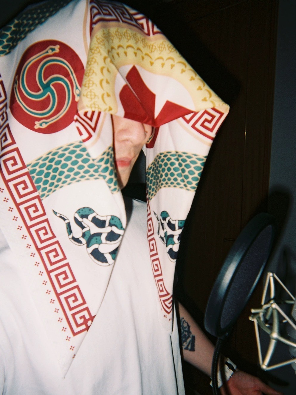 RTVG 蛇年限定 復古花紋 方巾