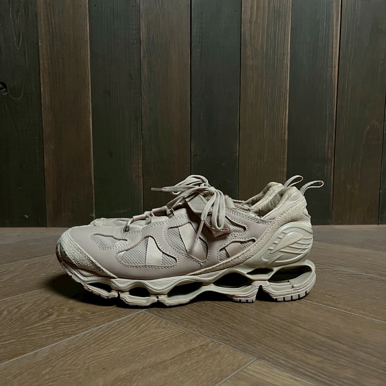 MIZUNO x Beautiful People WAVE PROPHECY SIZE 25CM