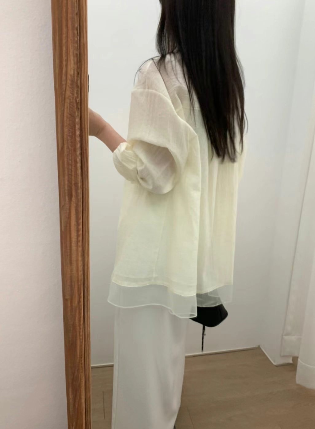 See throught loose layer shirt