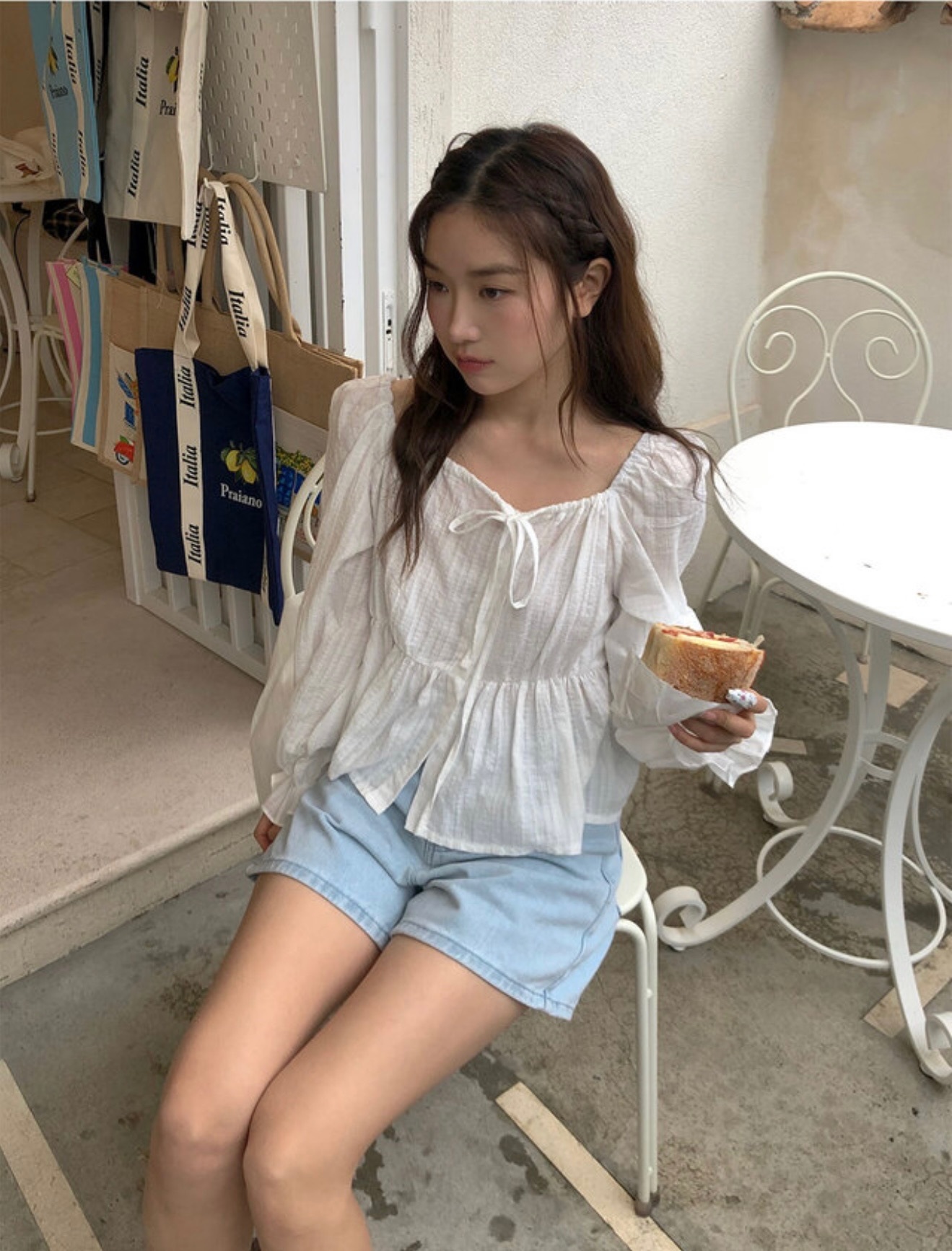 Puff sleeve pleated blouse