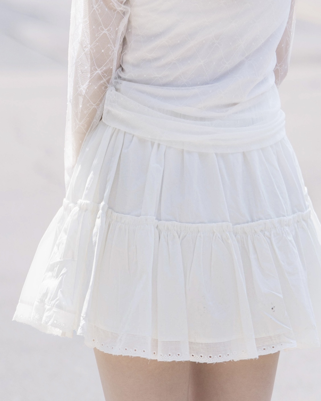 免打底小通花短傘裙 · 2色入