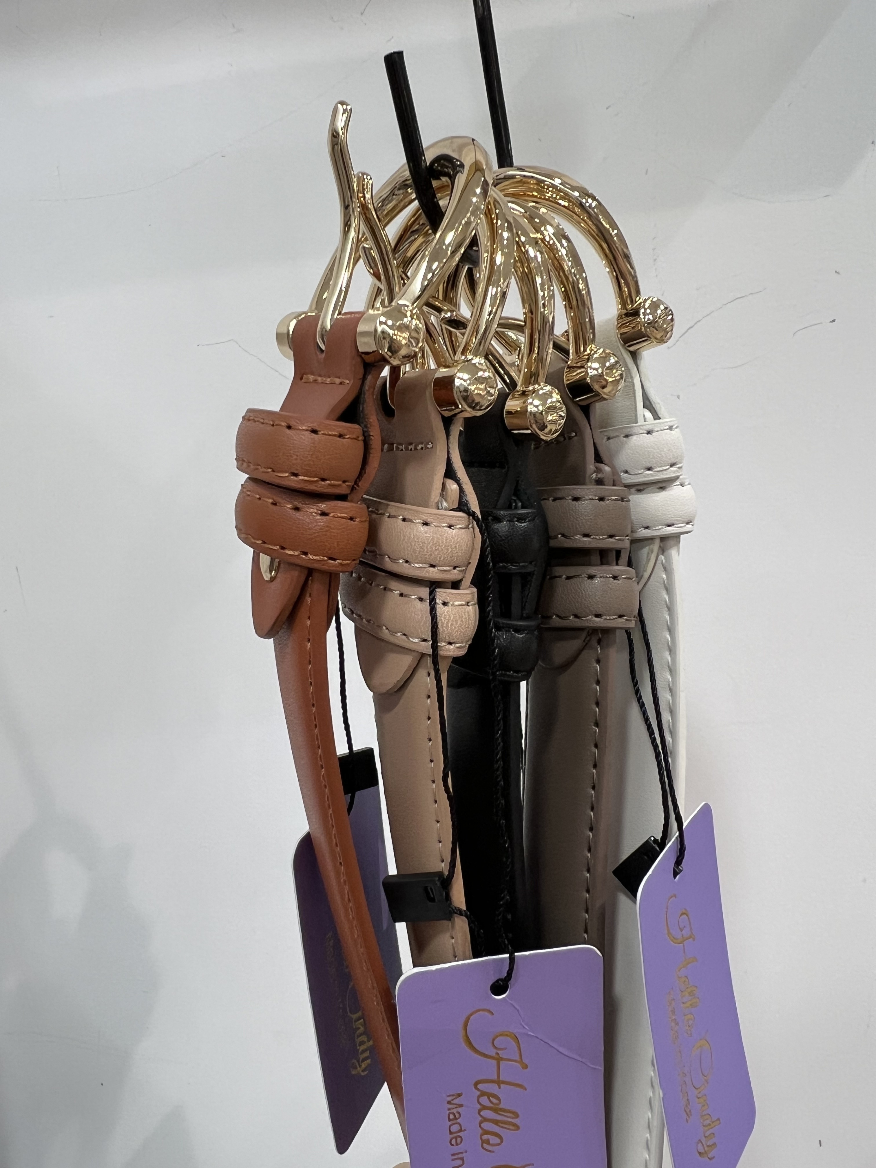 Baby系列 B04082 現貨-真皮馬蹄扣腰帶