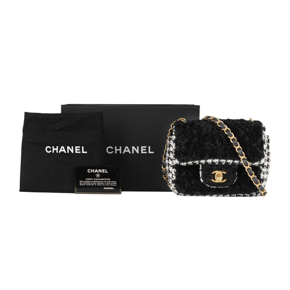 【CHANEL】金色CC Logo 毛呢千鳥格紋迷你口蓋包/方胖包(黑色/白色) 30252930