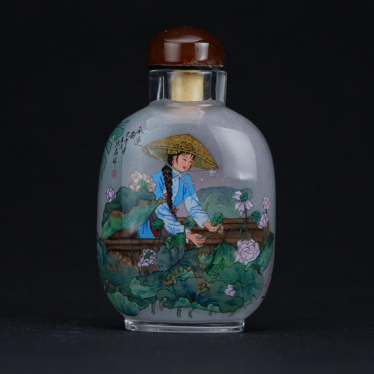 鹿港窯典藏內畫工藝|採蓮樂女鼻煙壺 水鄉採蓮仕女撫琴映現古風雅韻