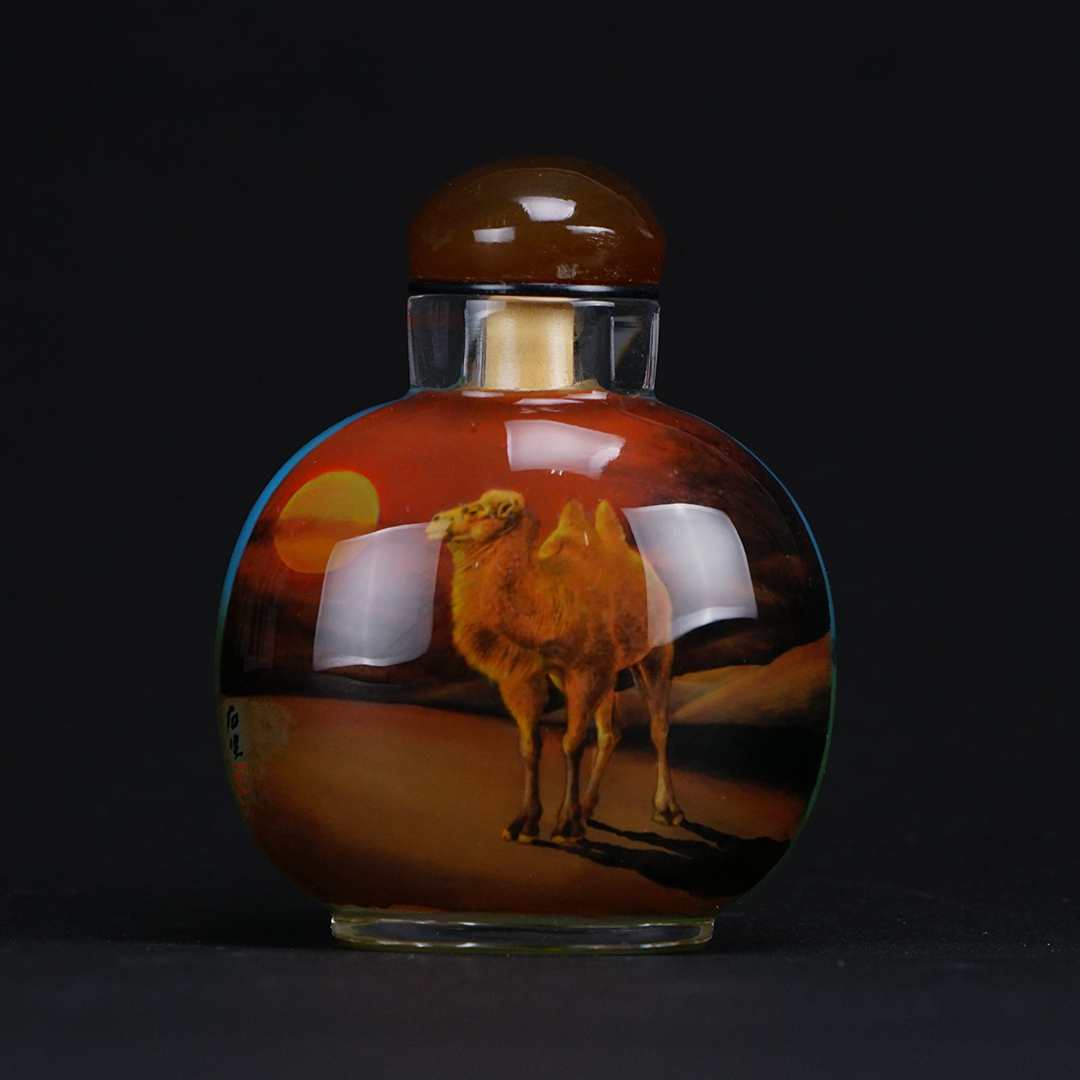 駱駝斑馬圖鼻煙壺 異域風情描繪沙漠駝影與草原奔馳