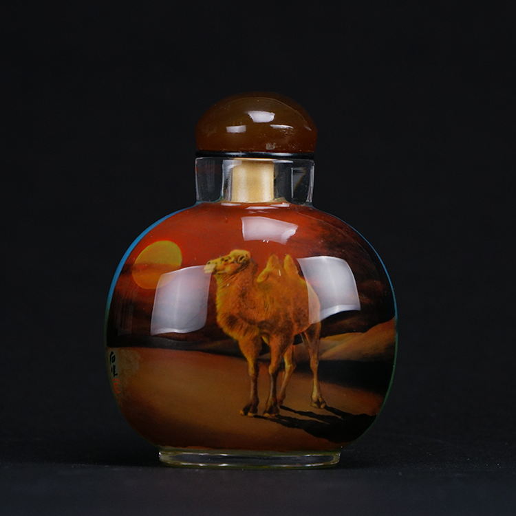 鹿港窯典藏內畫工藝|駱駝斑馬圖鼻煙壺 異域風情描繪沙漠駝影與草原奔馳